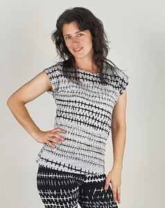Fence Print Boat Neck Black On Grey Square Top